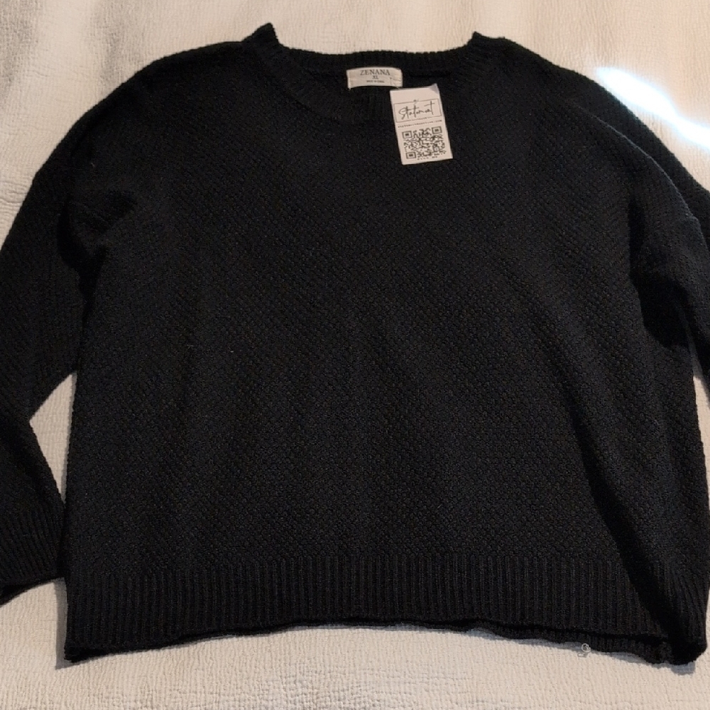 Zenana Outfitters Women's Black Crew Neck Sweater